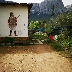  Casa di campagna In Ecosistema Insetti E Animaletti Simpatici In Condivisione